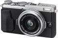 FUJIFILM X70