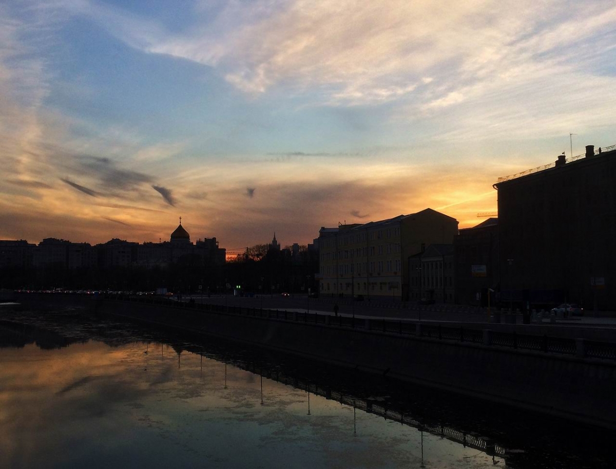 Apple iPhone 5s camera sample Selfie. Captured without flashlight at Daylight. Orientation: Landscape. ISO: 32. Exposure time: 1/586. Focus: 11/5. Original size: 1280x974. Uploaded By anonymous At 21 Apr, 2019